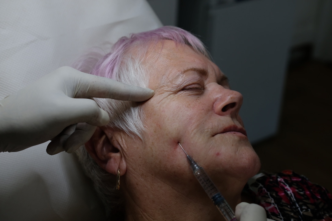 Clinical demonstration of complication management and patient safety protocols